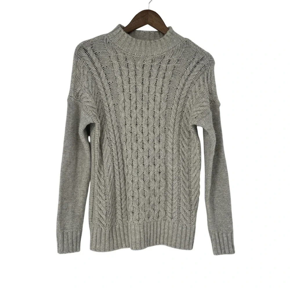Banana Republic Factory Cable Knit Women's Beige Sweater XS‎ Open Knit Soft